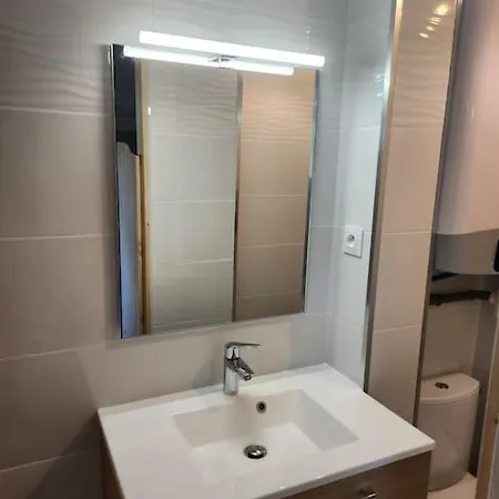 Cosy Proche Et Centre Apartmán *